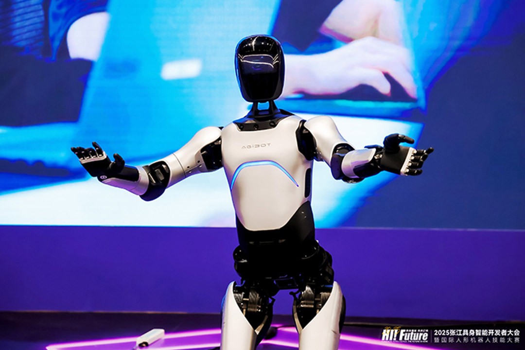 三亿体育远征A2成全球首个同时拥有中美欧认证的人形机器人